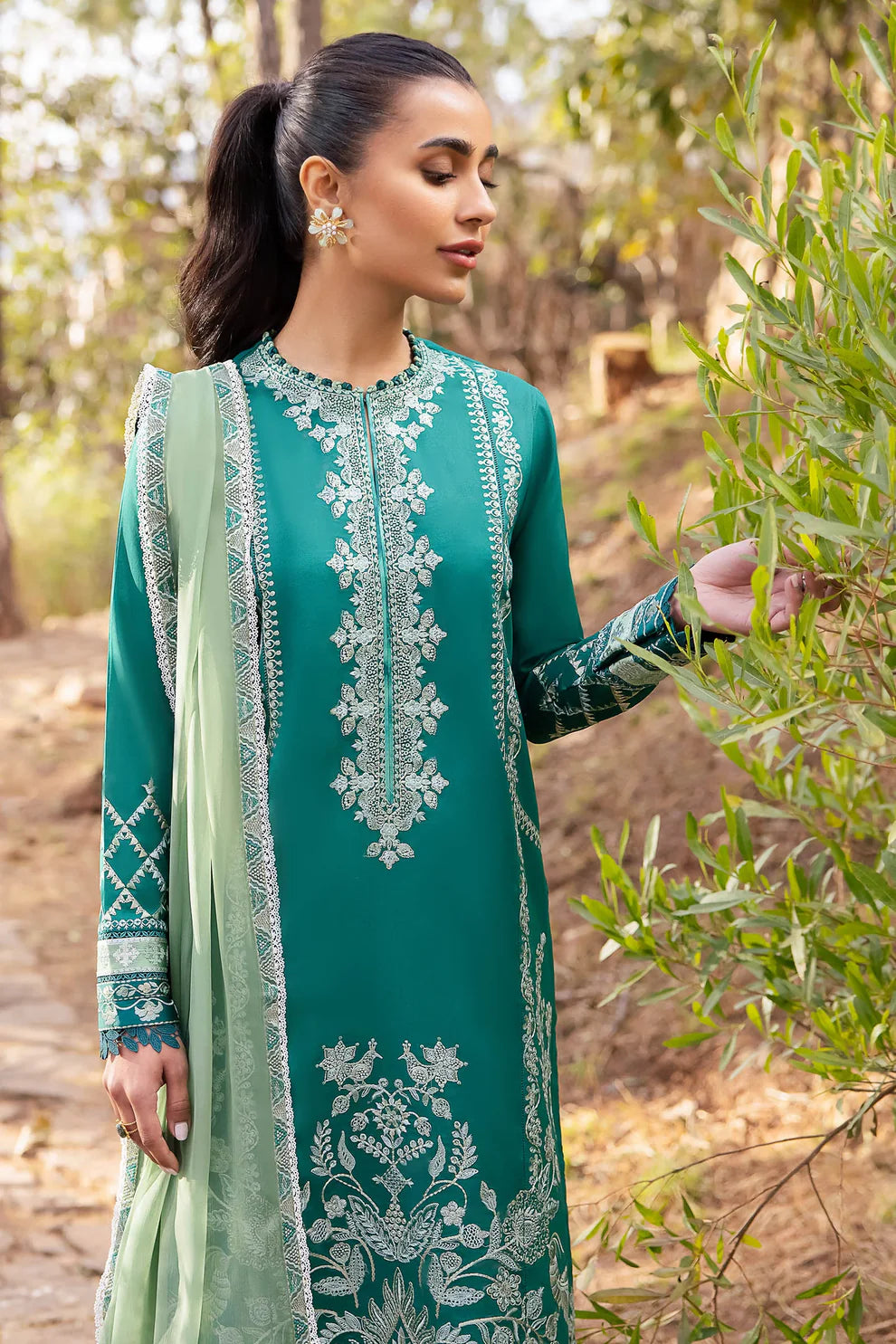 ZAHA- 3PC LAWN HEAVY EMBROIDERED SHIRT WITH ORGANZA EMBROIDERY DUPATTA-TANA-5266