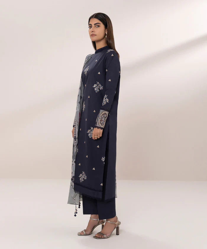 SAPPHIRE- 3PC LAWN EMBROIDERED SHIRT WITH DIAMOND PRINT DUPATTA-TANA-5279