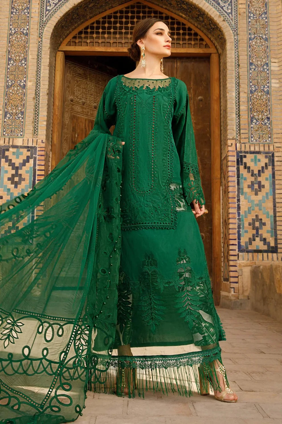 MARIA B - 3PC LAWN EMBROIDRED SHIRT WITH ORGANZA EMBROIDERED CUTT WORK DUPATTA-TANA-5244