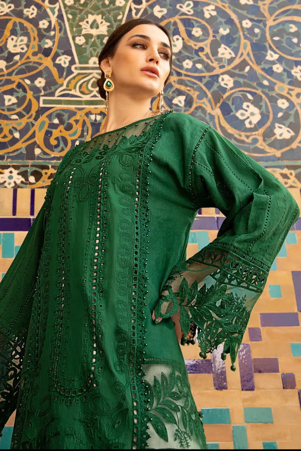 MARIA B - 3PC LAWN EMBROIDRED SHIRT WITH ORGANZA EMBROIDERED CUTT WORK DUPATTA-TANA-5244