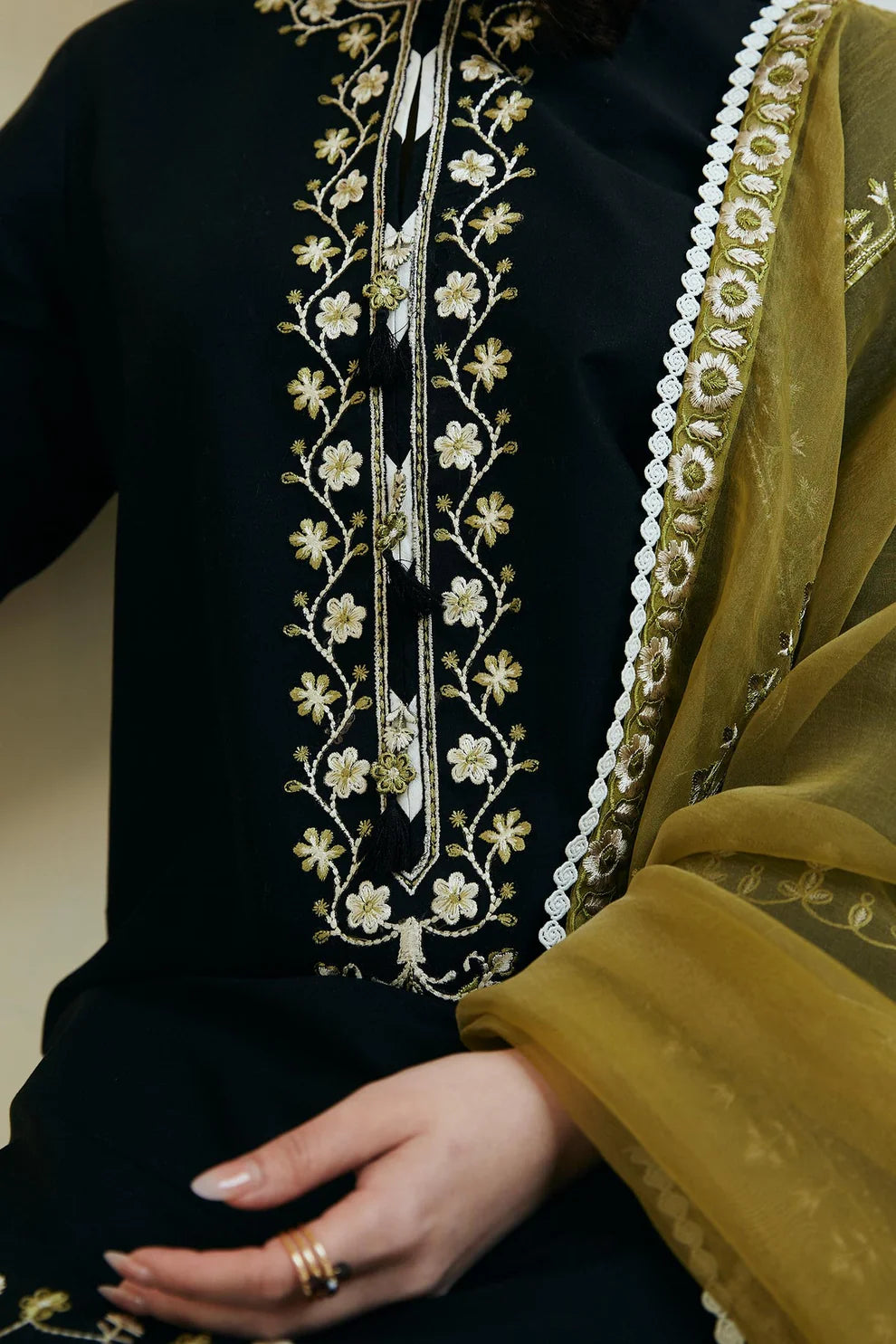 ZARA SHAH JAHAN - 3PC LAWN EMBROIDERED SHIRT WITH ORGANZA EMBROIDERED DUPATTA AND TROUSER-TANA-5244-BLACK