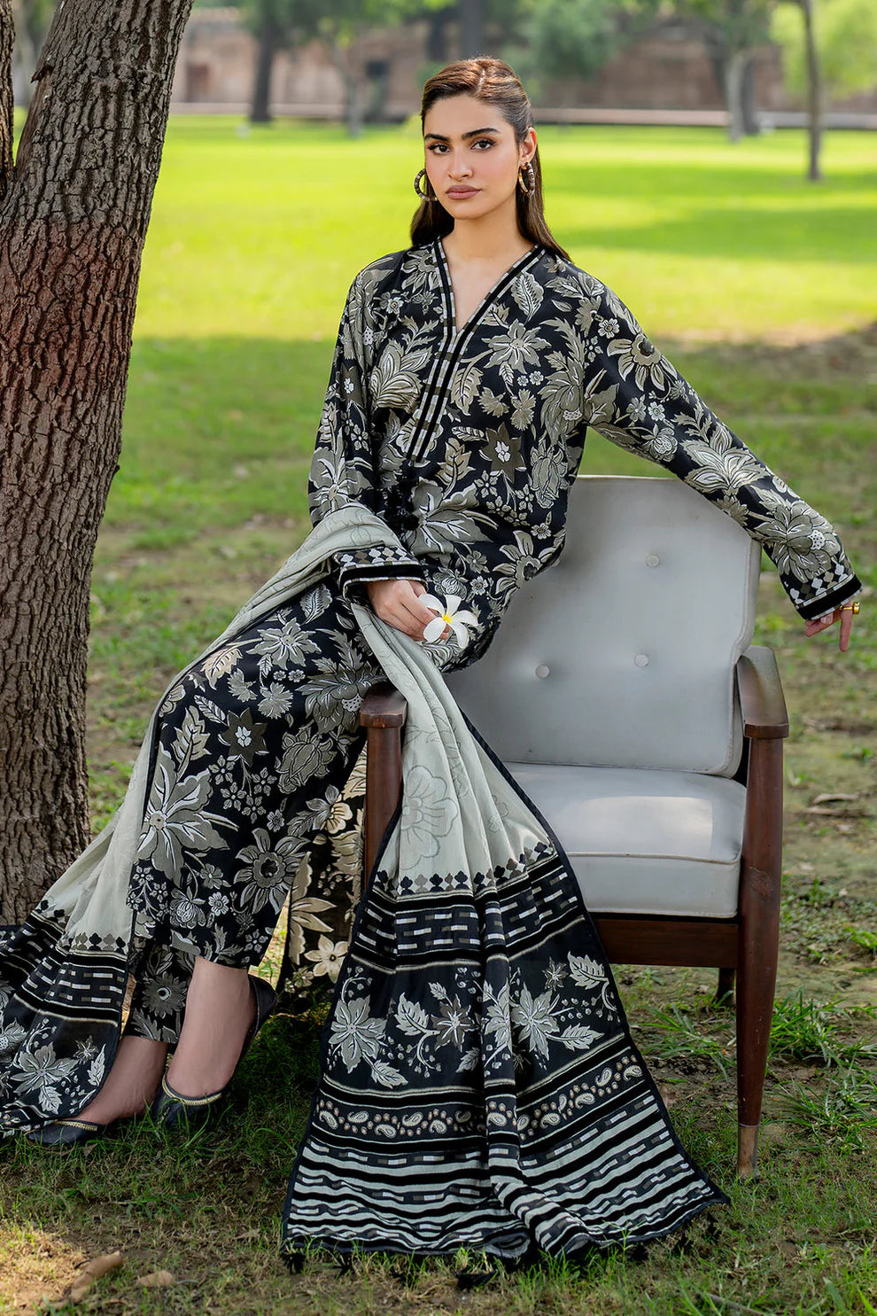 BAROUQUE- 3PC KARANDI PRINTED SHIRT WITH KARANDI PRINTED DUAPTTA AND TROUSER-TANA-1715