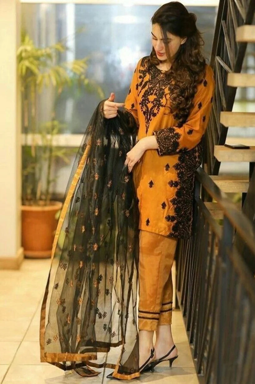 ZAINAB CHOTANI- 3PC LAWN HEAVY EMBROIDERED SHIRT WITH ORGANZA HEAVY EMBROIDERED DUPATTA-TANA-2034