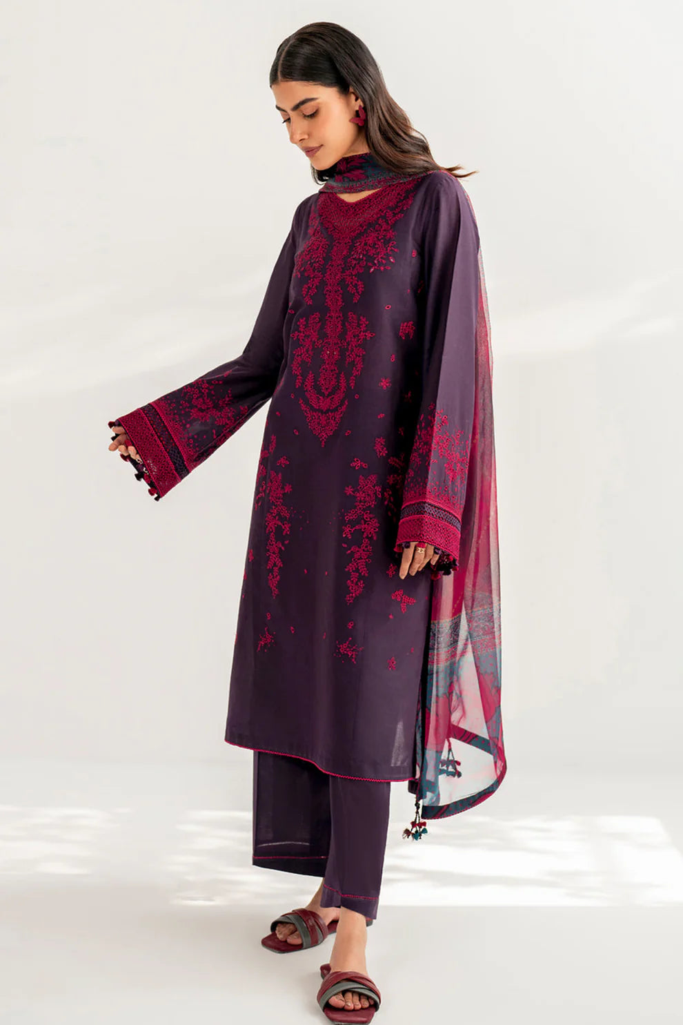 JAZMIN-3PC LAWN EMBROIDERED SHIRT WITH ORGANZA PRINT DUPATTA & TROUSER-TANA-5201