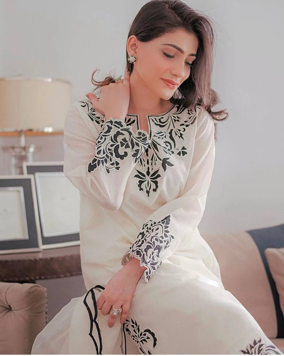 MARIA B- 3PC LAWN HEAVY EMBROIDERED SHIRT WITH EMBROIDERED ORGANZA DUPATTA-TANA-5260